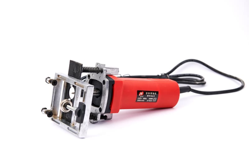 May-khoan-ranh-thoat-nuoc-cua-nhua-180121-1 máy khoan rãnh thoát nước cửa nhựa